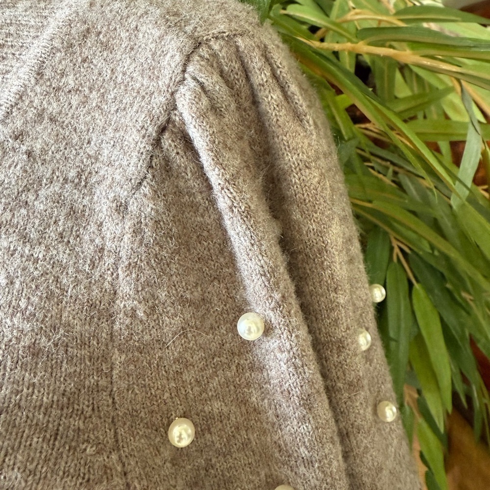 LOFT ladies gray with pearl accessory long sleeves sweater XS - Picture 3 of 14